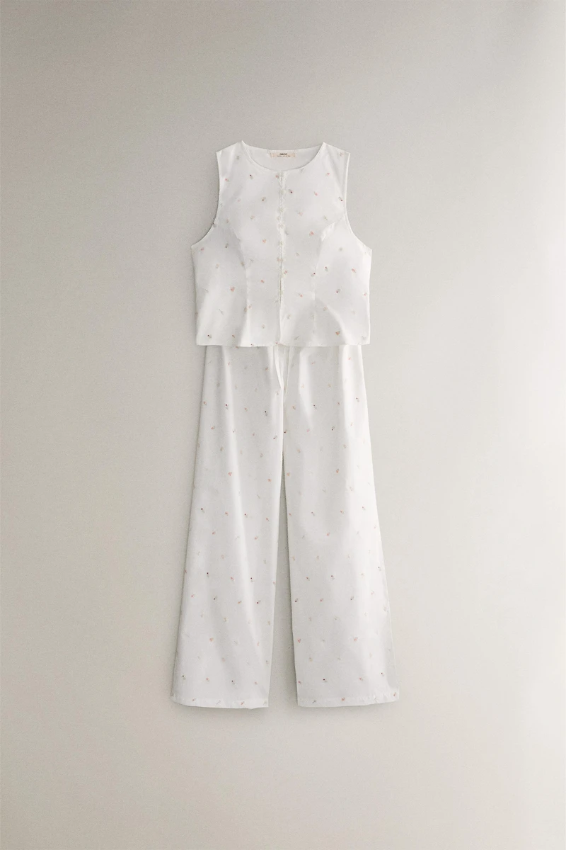 EMBROIDERED PANTS WITH LILIES