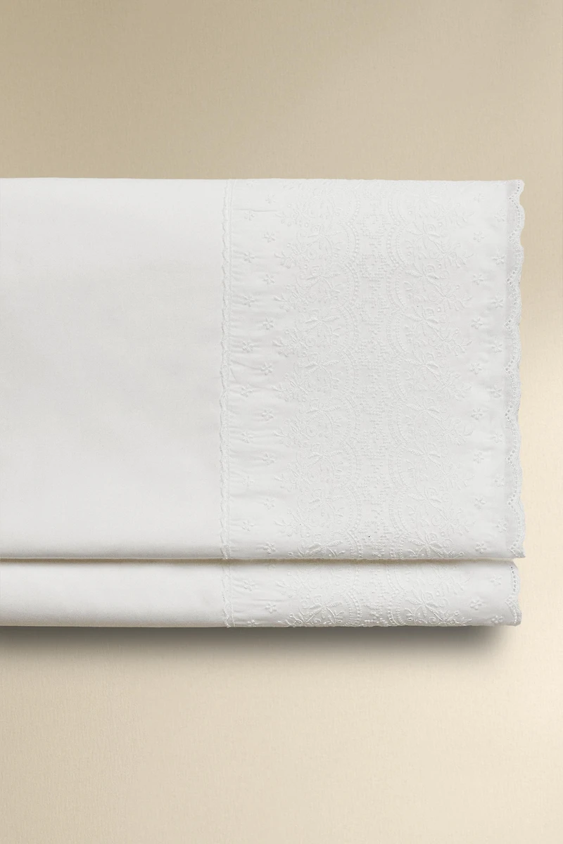 DRAP PLAT BRODÉ