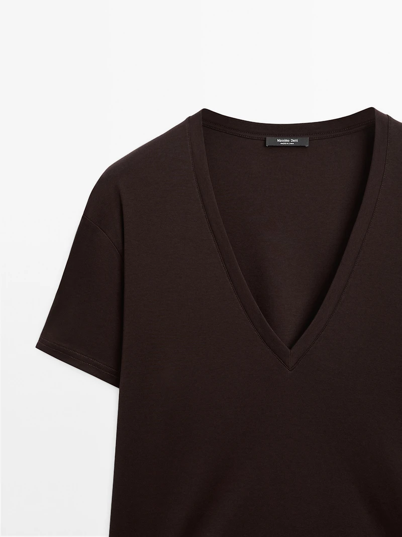 Flowing V-neck T-shirt