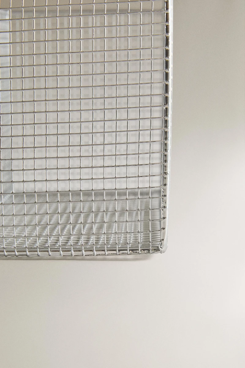 METALLIC ORGANIZER BASKET