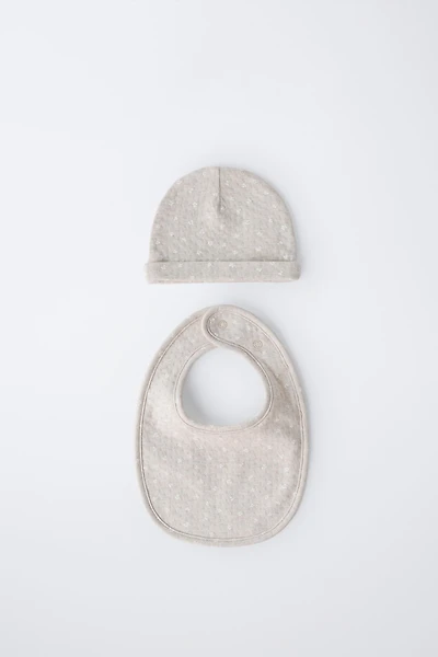 TWO-PIECE PRINTED TEXTURED HAT AND BIB SET