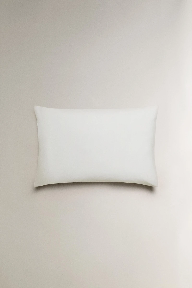 KIDS' RABBIT PILLOWCASE