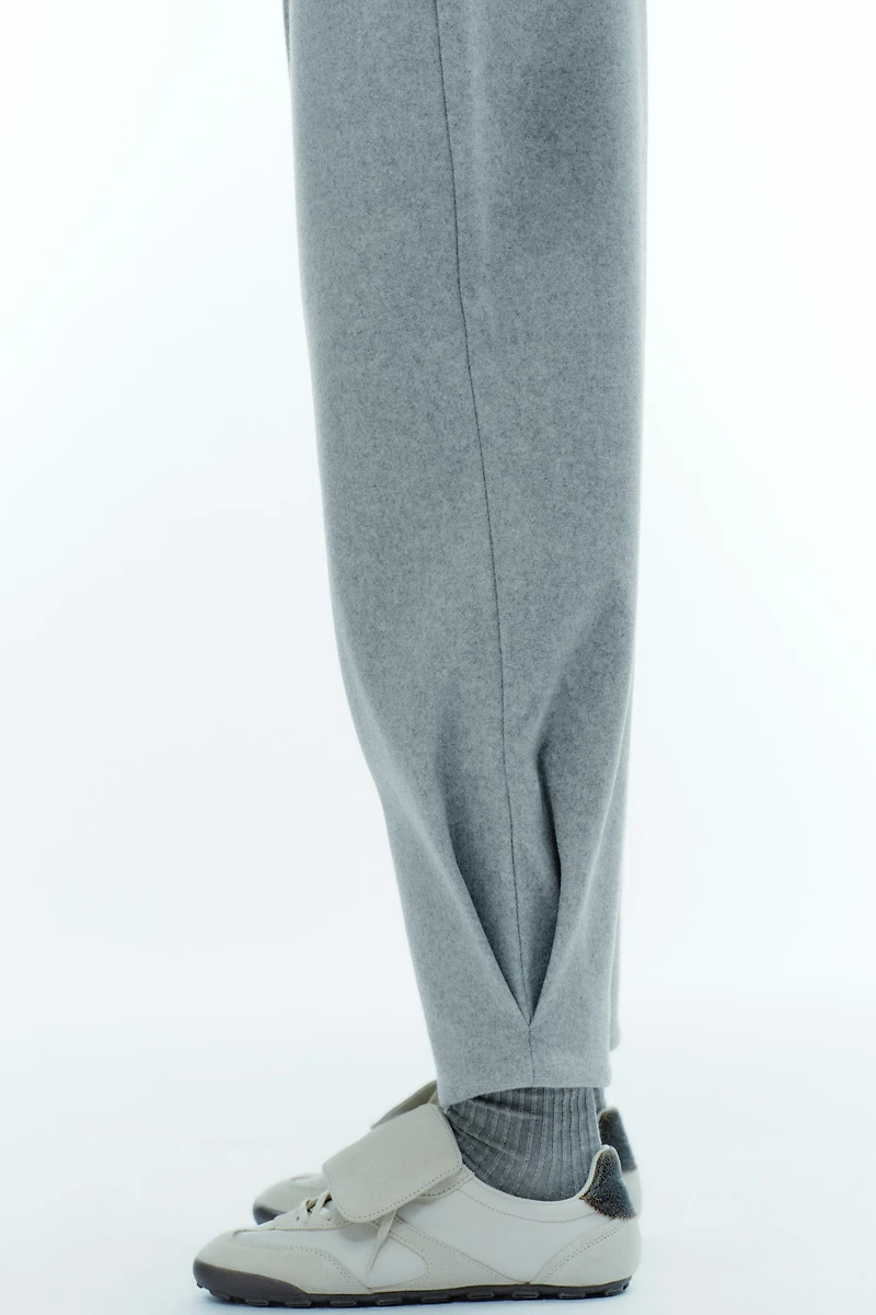 BALLOON SOFT PLEATED PANTS