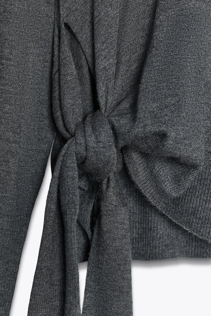 WOOL KNIT KNOT SWEATER