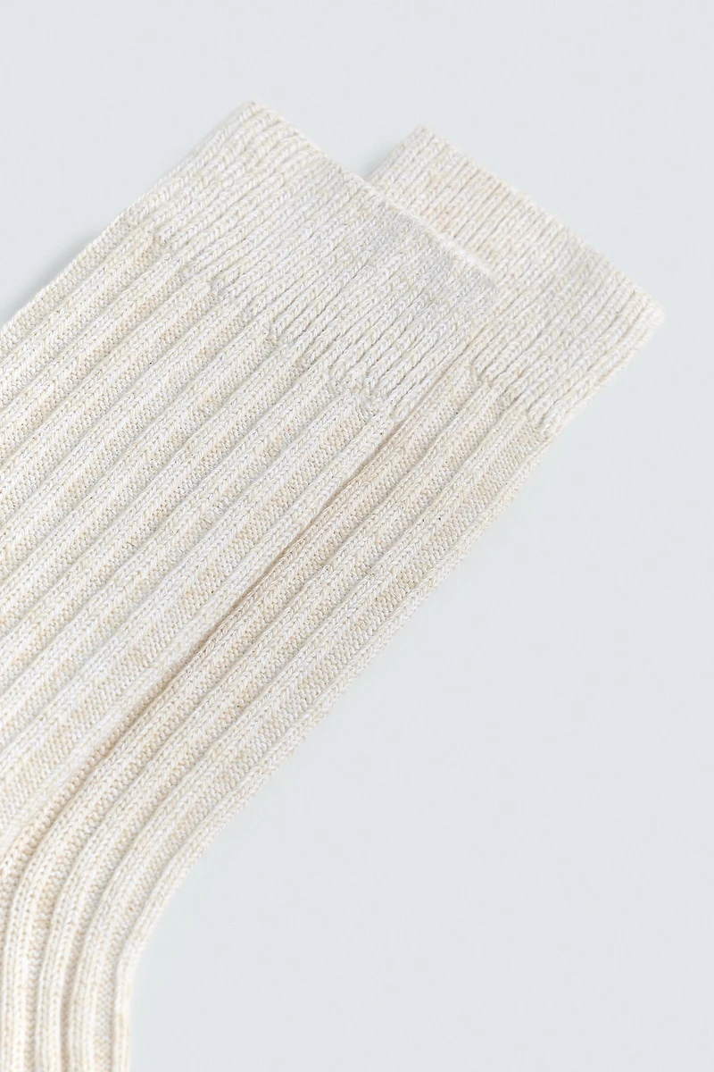 IRREGULAR RIBBED SOCKS