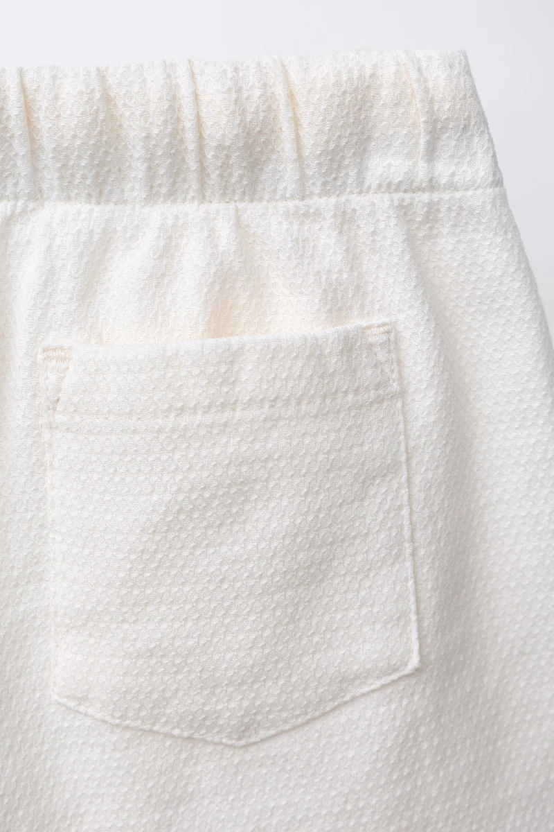 TEXTURED SHORTS