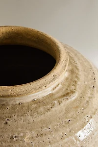 CERAMIC VASE