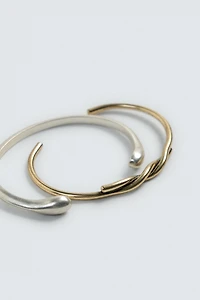 TWO-PACK OF RIGID CONTRAST BRACELETS