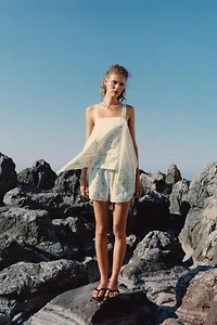 TOP ASYMÉTRIQUE IMPRIMÉ FLEURI EN LIN