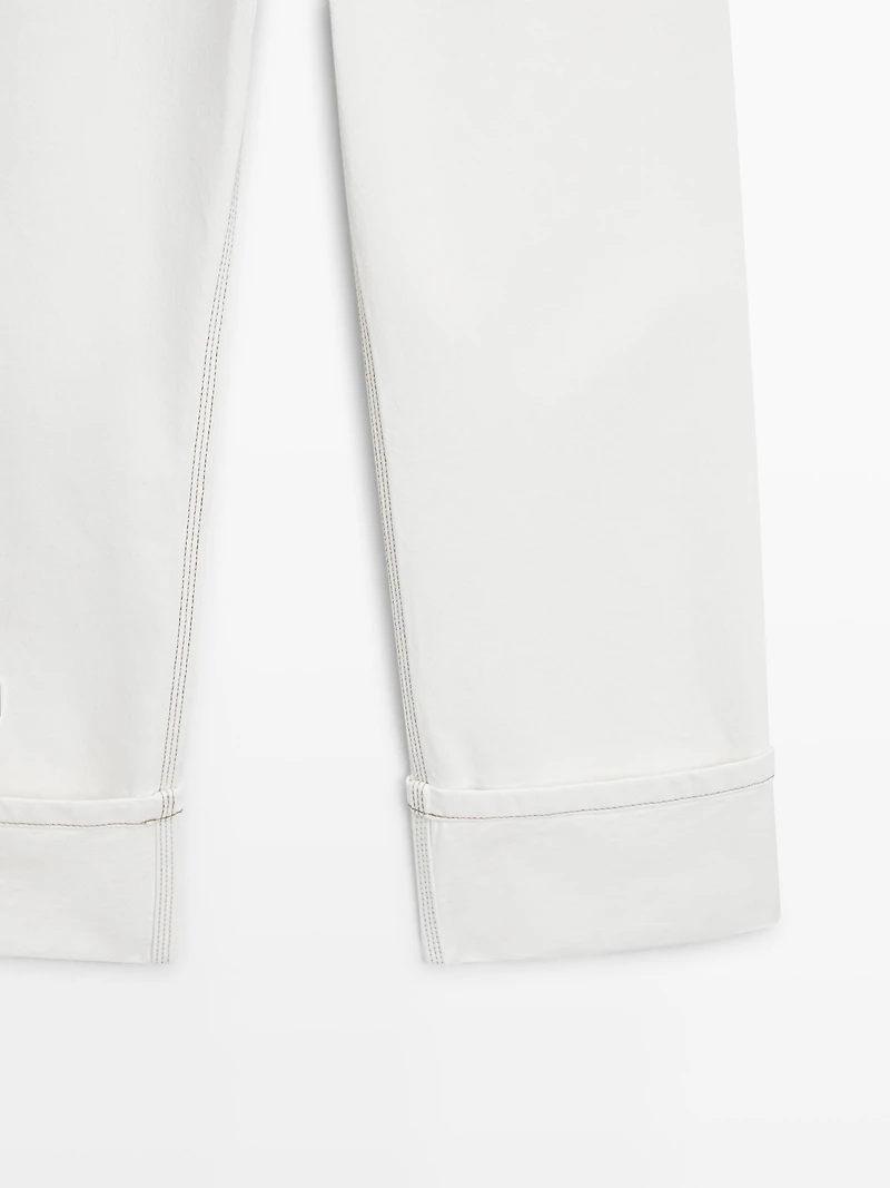 Straight-leg jeans with hem detail