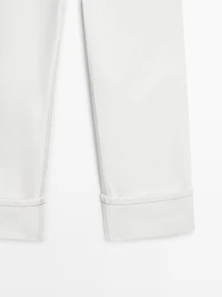 Straight-leg jeans with hem detail