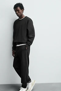 BASIC CREWNECK SWEATSHIRT