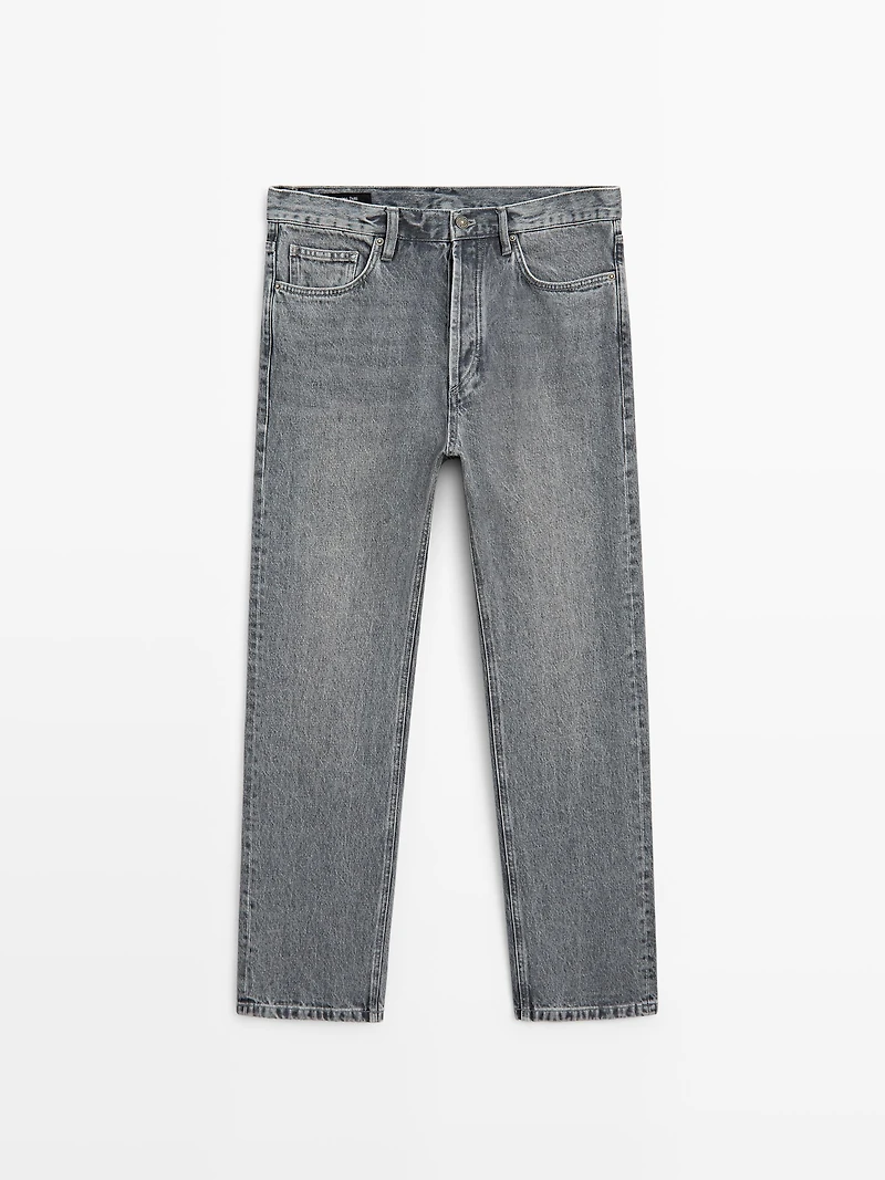 Straight-leg jeans