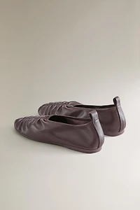 PLEATED LEATHER BALLET FLATS