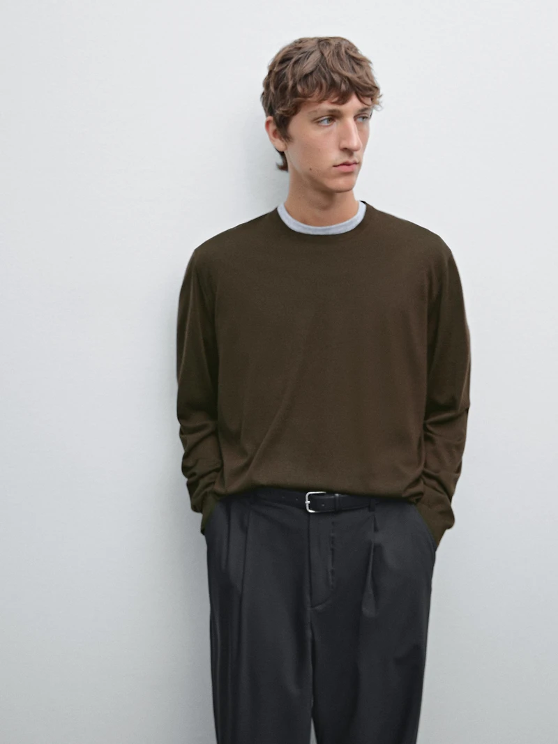 Merino wool crew neck knit sweater