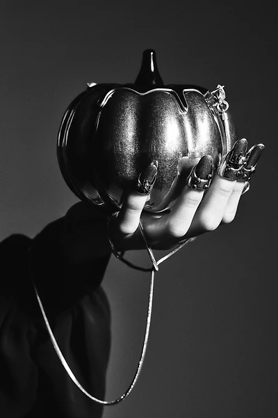 PACK OF METALLIC NAILS