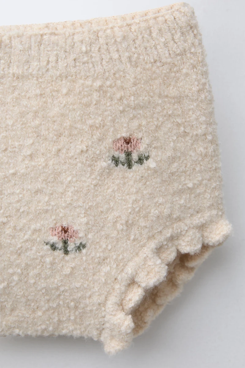 FLORAL EMBROIDERY KNIT BOTTOMS