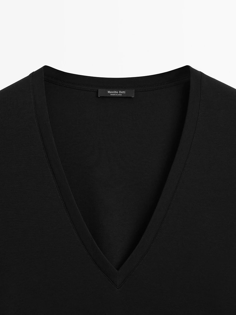 Flowing V-neck T-shirt