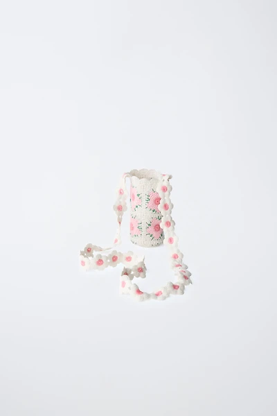 CROCHET FLOWER BOTTLE HOLDER