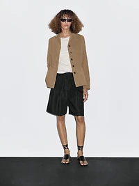 Pleated Bermuda shorts