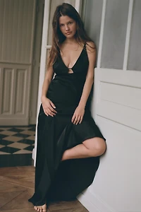 ROBE LONGUE À BRETELLES SATINÉE