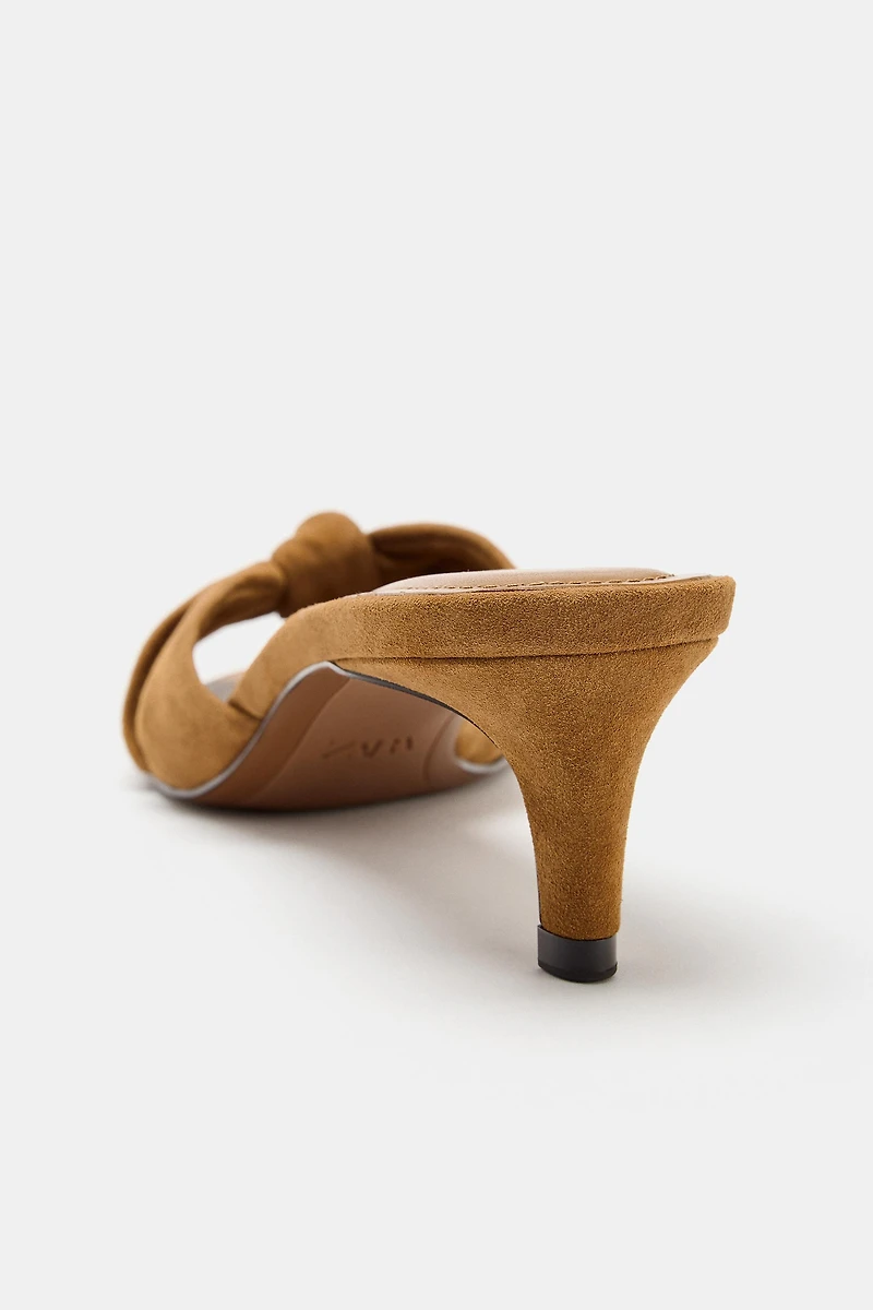 KNOTTED LEATHER SANDALS