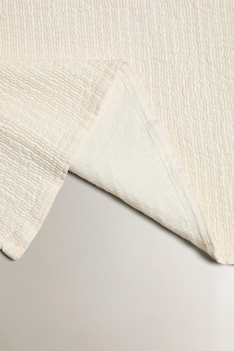 PLEATED TEXTURED BATH MAT