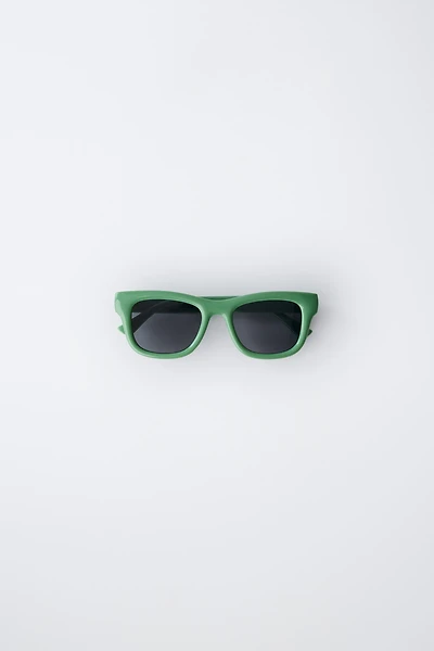 LUNETTES DE SOLEIL CARRÉES EN PLASTIQUE