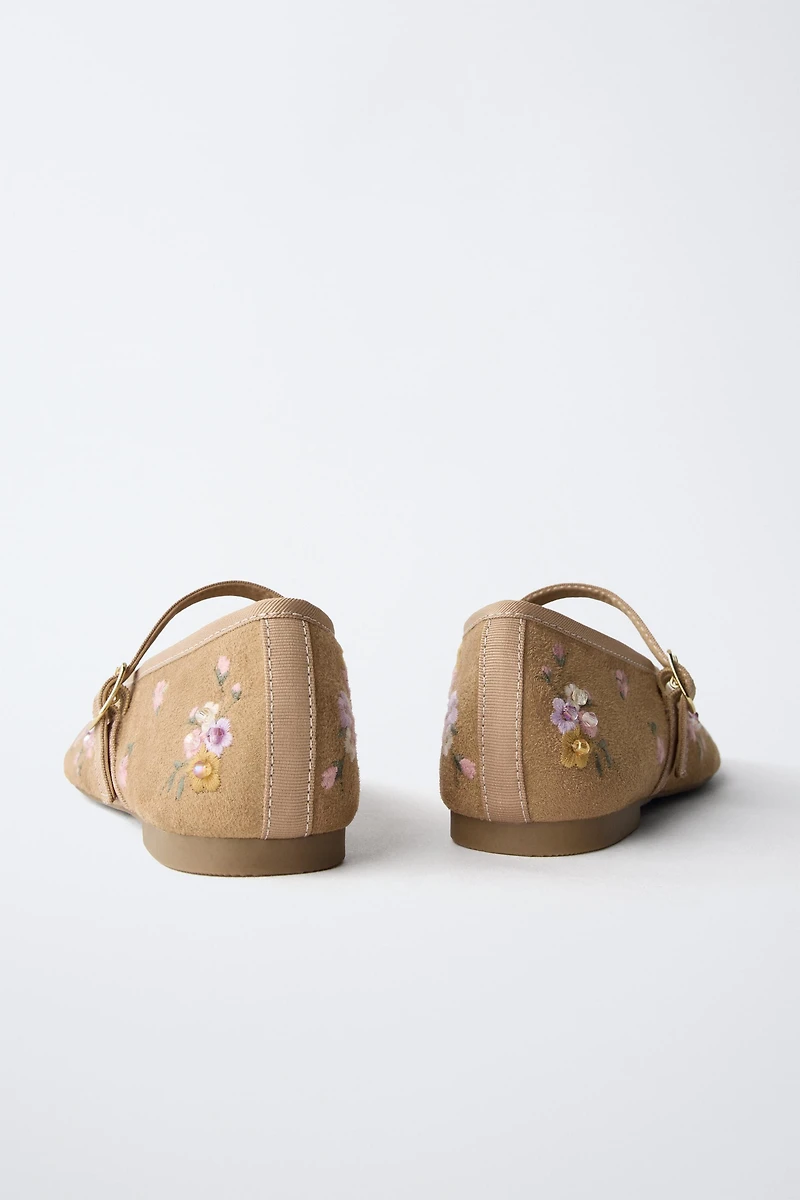 EMBROIDERED FLORAL BALLET FLATS