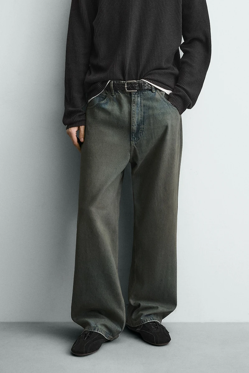 LOOSE FIT JEANS