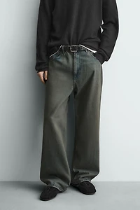 LOOSE FIT JEANS
