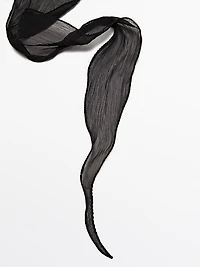 Tie scarf