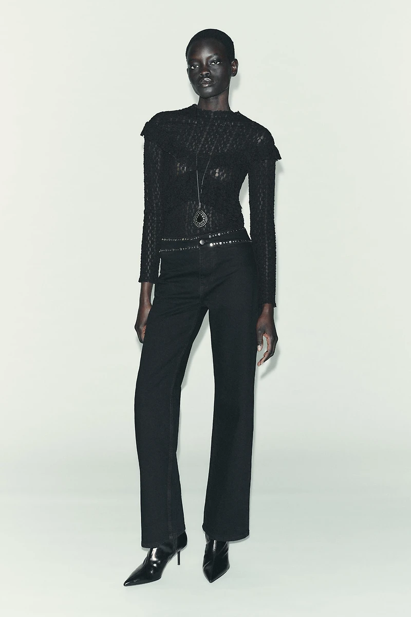 RUFFLED LACE TOP