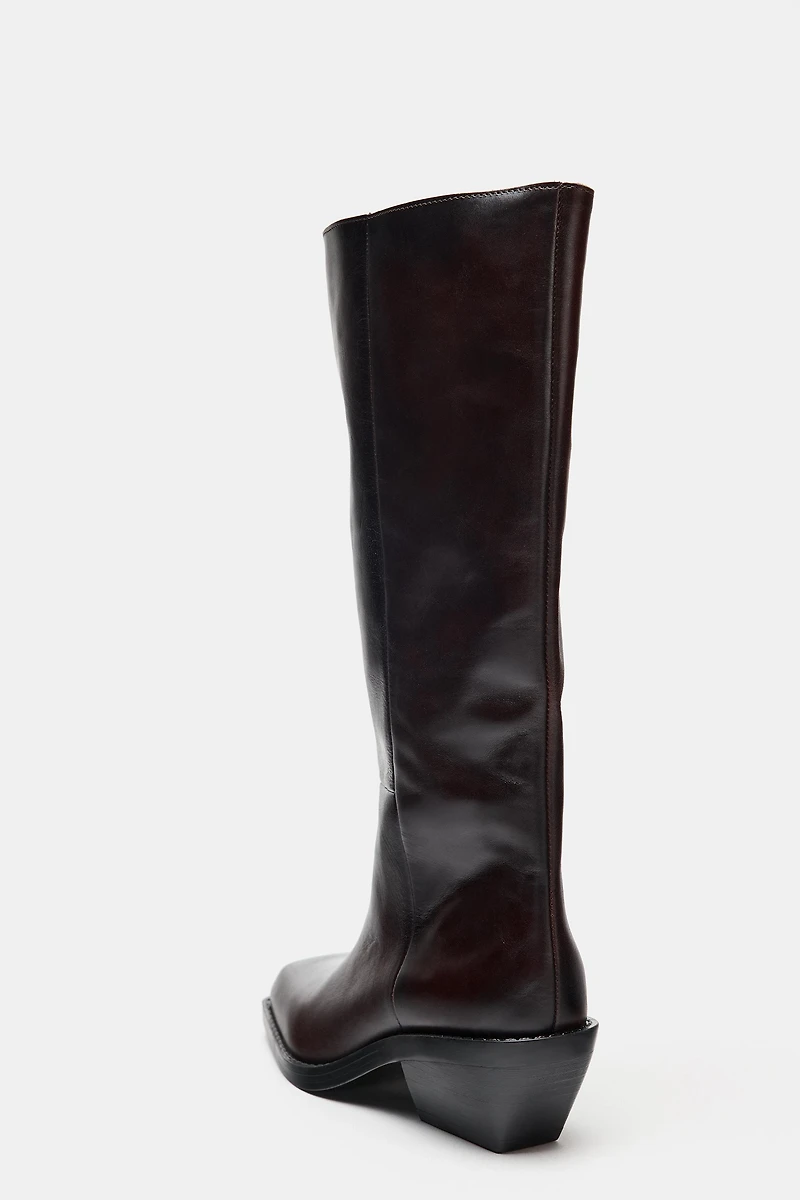 BOTTES EN CUIR À BOUT CARRÉ