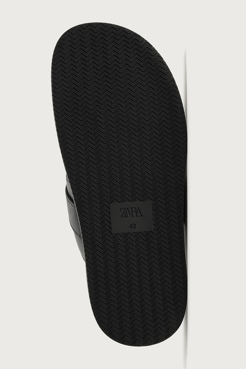 STRAP SANDALS