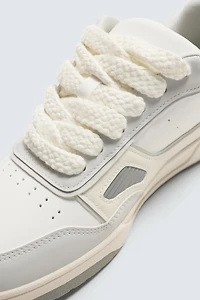 SKATE SNEAKERS