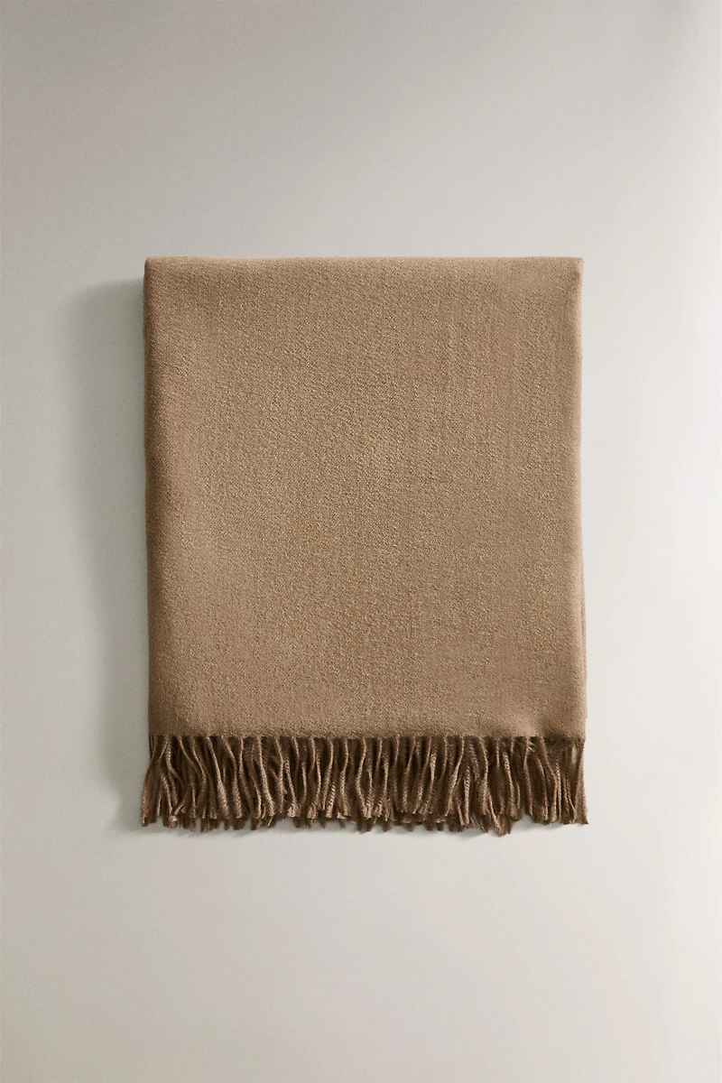 DECORATIVE FRINGED BLANKET