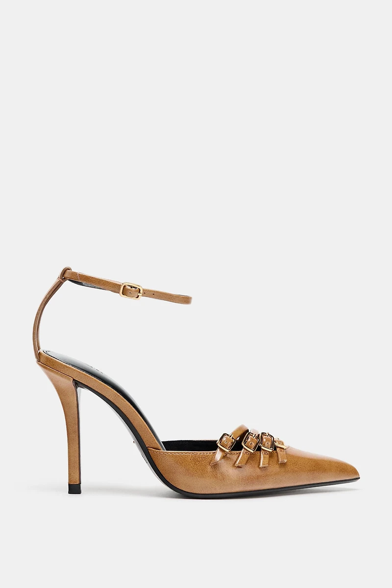 CHAUSSURES À TALONS ET BOUCLES