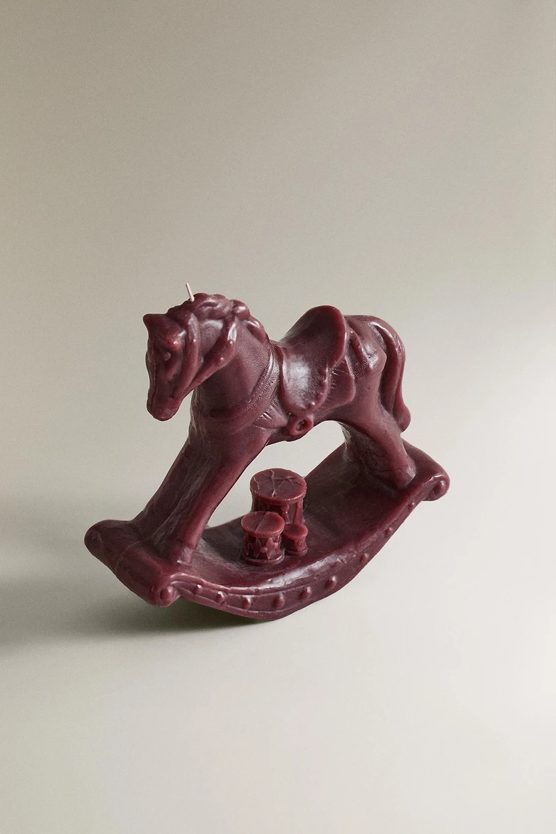 GINGERBREAD HORSE SCENTED CANDLE