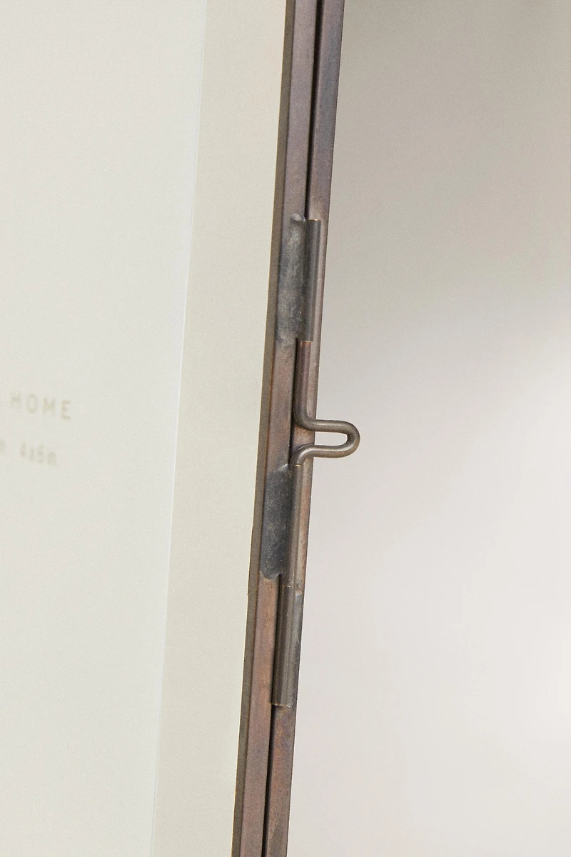 RECTANGULAR STRUCTURE PICTURE FRAME