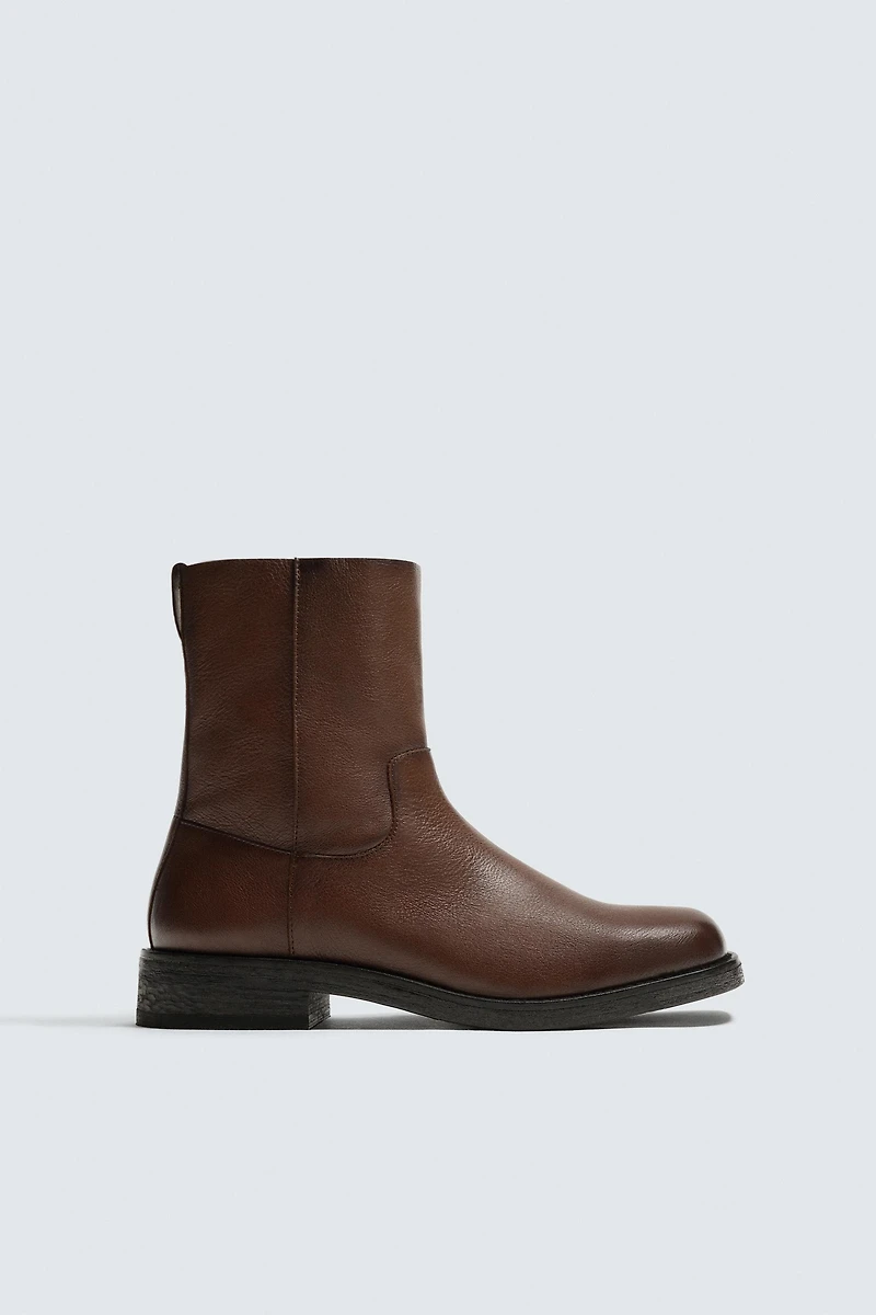 LEATHER BOOTS
