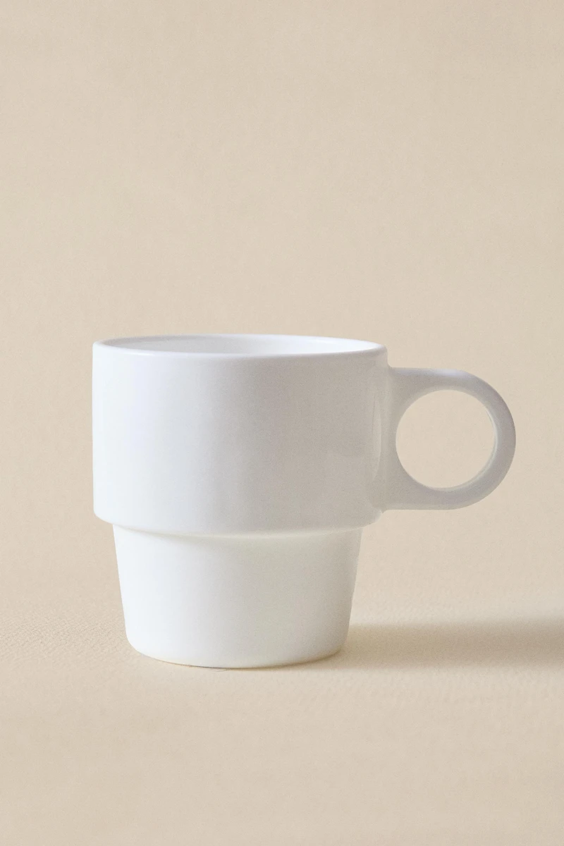 WHITE GLASS MUG
