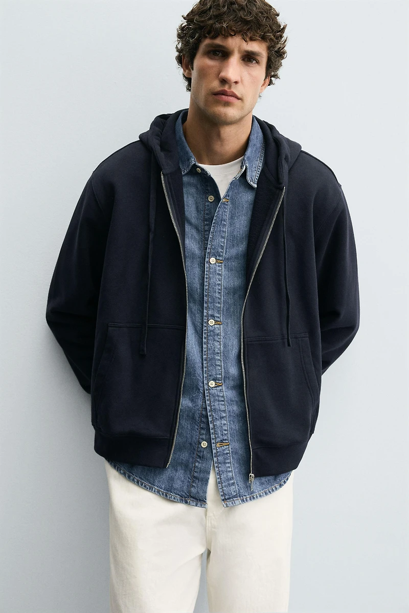 SWEAT ZIPPÉ À CAPUCHE