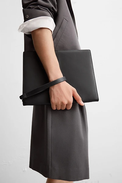 LEATHER CLUTCH