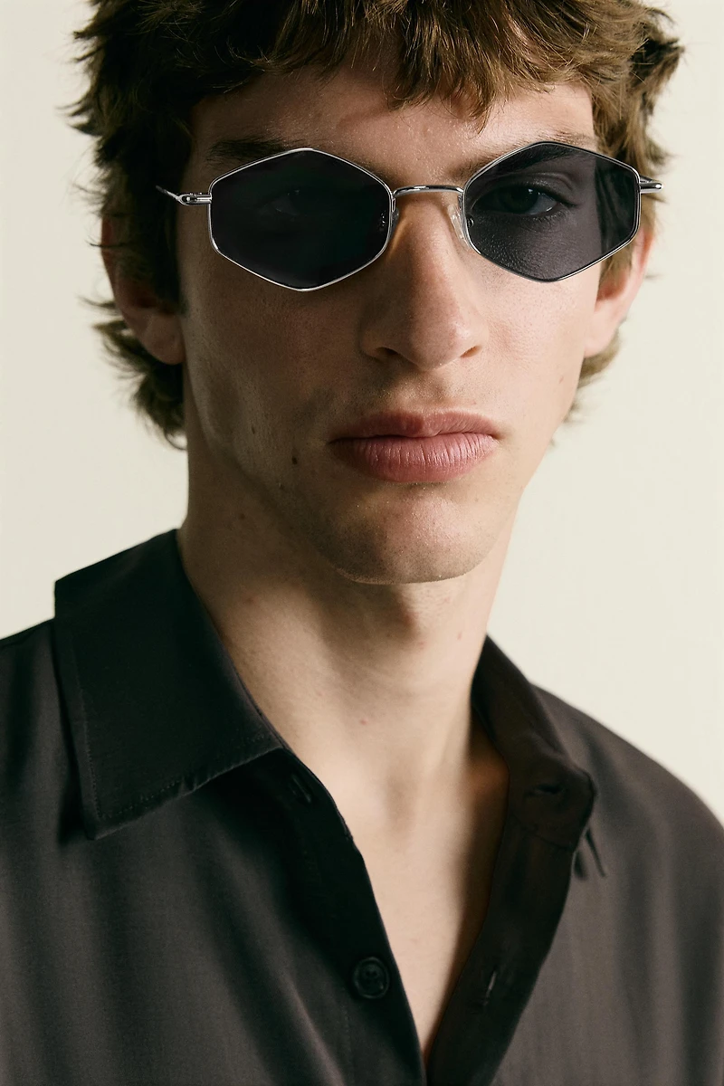 GEOMETRIC FRAME SUNGLASSES