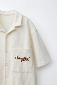 TEXTURED TEXT SHIRT