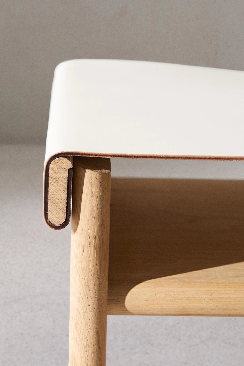 STOOL 02