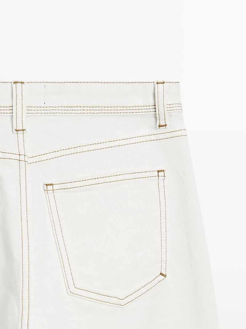 Straight-leg jeans with hem detail