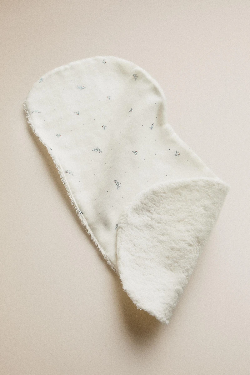 KIDS' SHOULDER BIB WITH FLORAL DESIGN