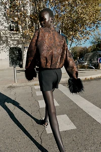 LOW-RISE SKORT WITH BELT